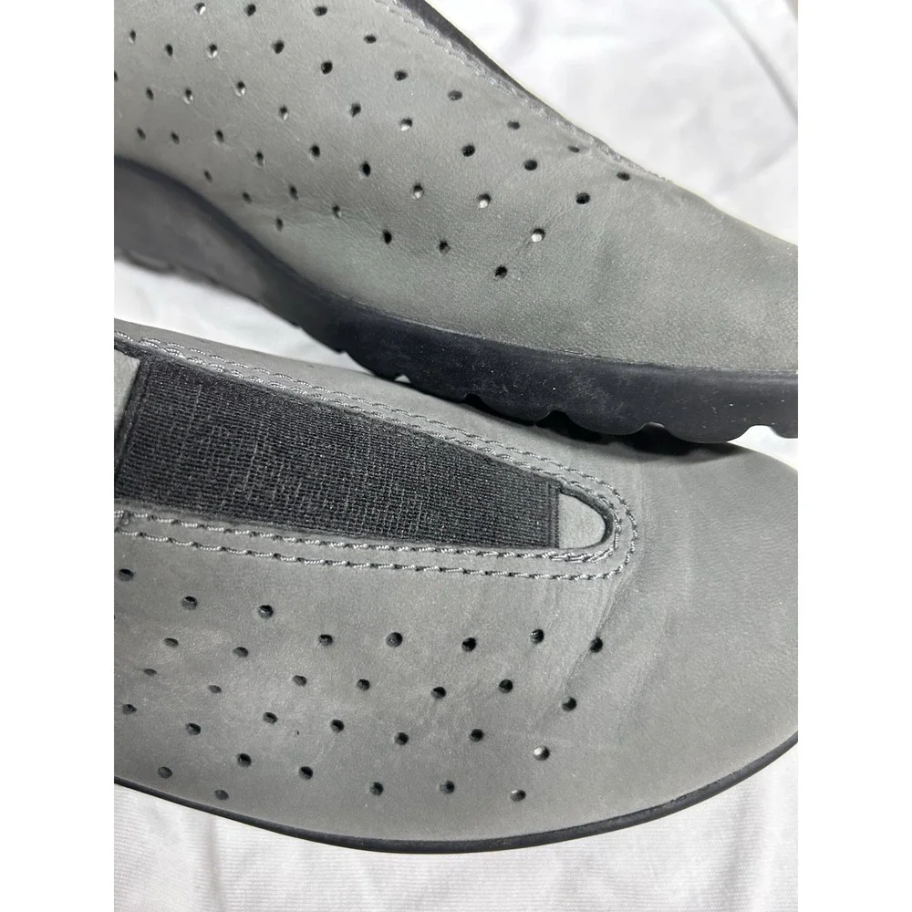 Clarks Collection Women's Slip-On Casual Shoes Gray/Black Faux Suede Cushioned 7